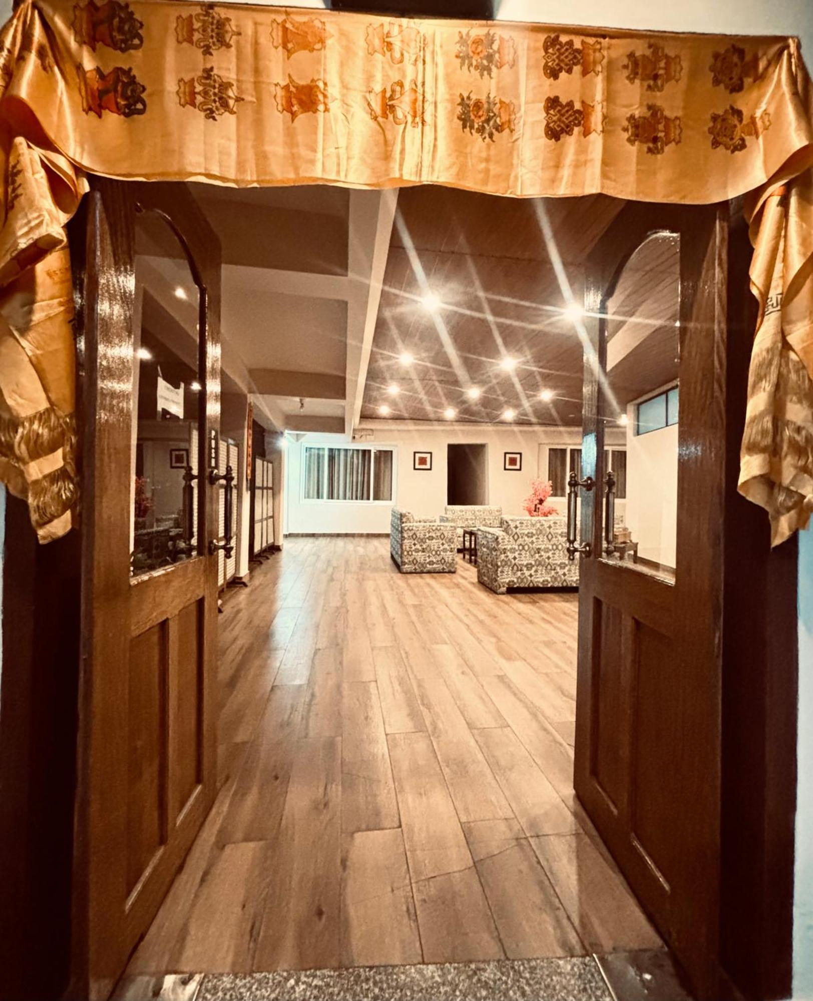 Hotel Shambhala Гангток Екстериор снимка