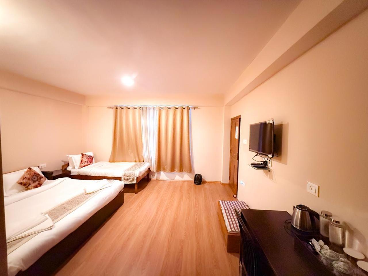 Hotel Shambhala Гангток Екстериор снимка